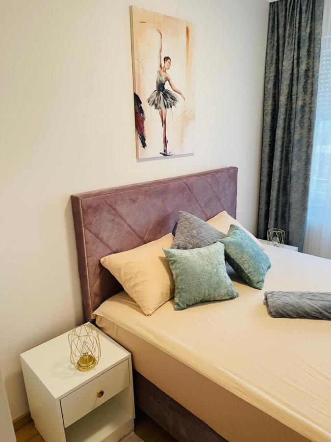 Апартаменти Stan Na Dan "Apartman Purple" Баня-Лука Екстер'єр фото