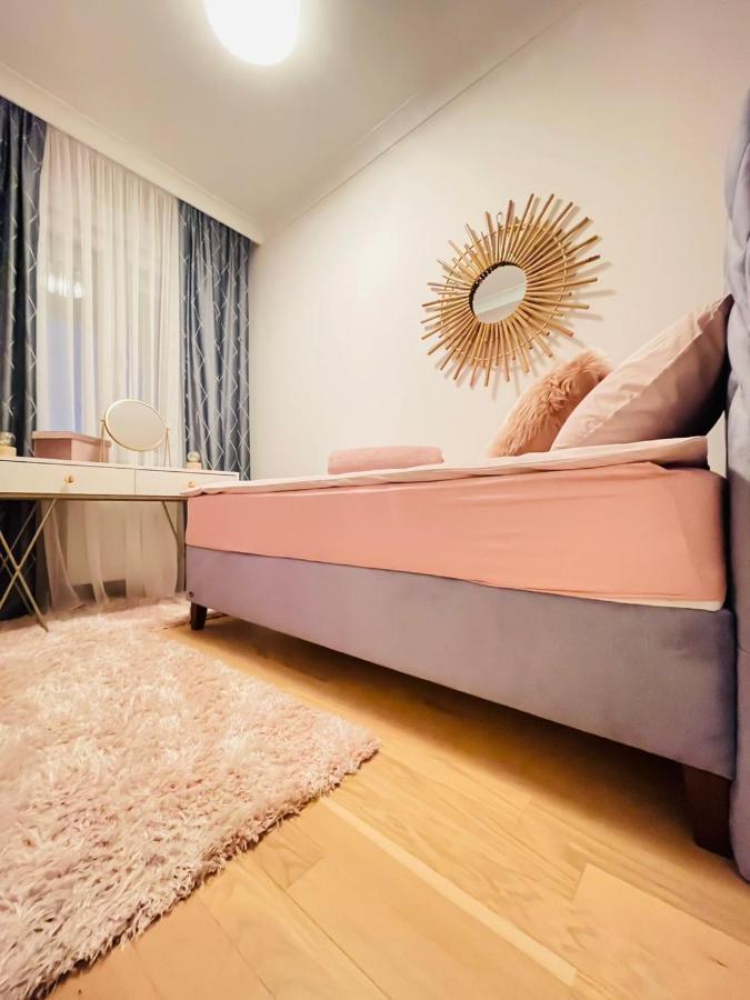 Апартаменти Stan Na Dan "Apartman Purple" Баня-Лука Екстер'єр фото