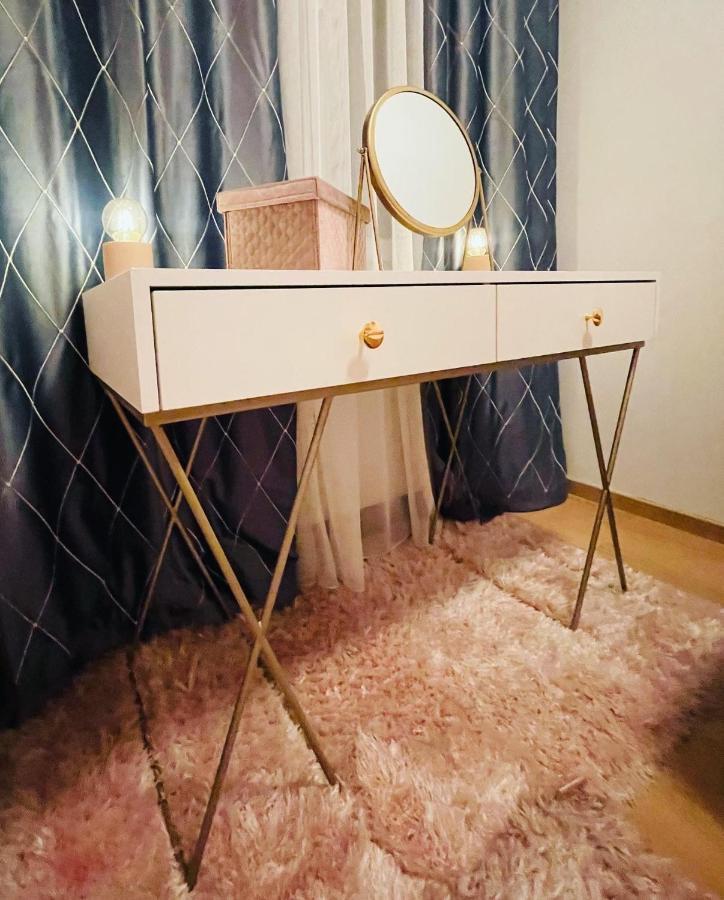 Апартаменти Stan Na Dan "Apartman Purple" Баня-Лука Екстер'єр фото